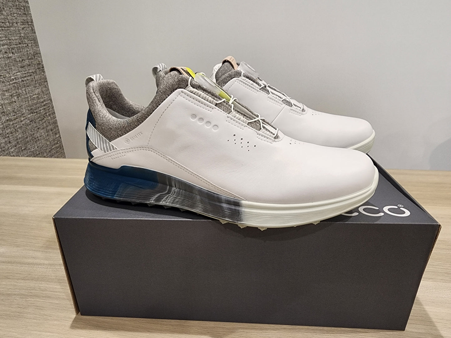 エコー ゴルフシューズ スパイクレス ECCO BOAタイプ EU43（目安 26.5～27cm）